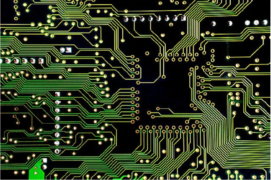 自己设计 PCB 电路板，需要学习哪些科目？